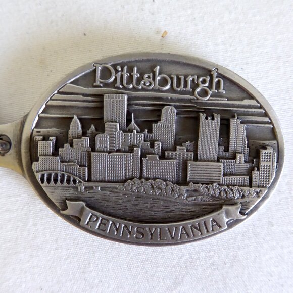 VINTAGE NEW SOLID PEWTER EMBOSSED PITTSBURGH PENNSYLVANIA KEYCHAIN KEY RING - Picture 6 of 8
